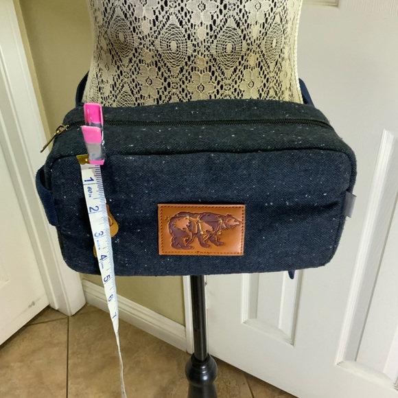 Foster & RYE INSULATED FANNY PACK - Picture 10 of 13